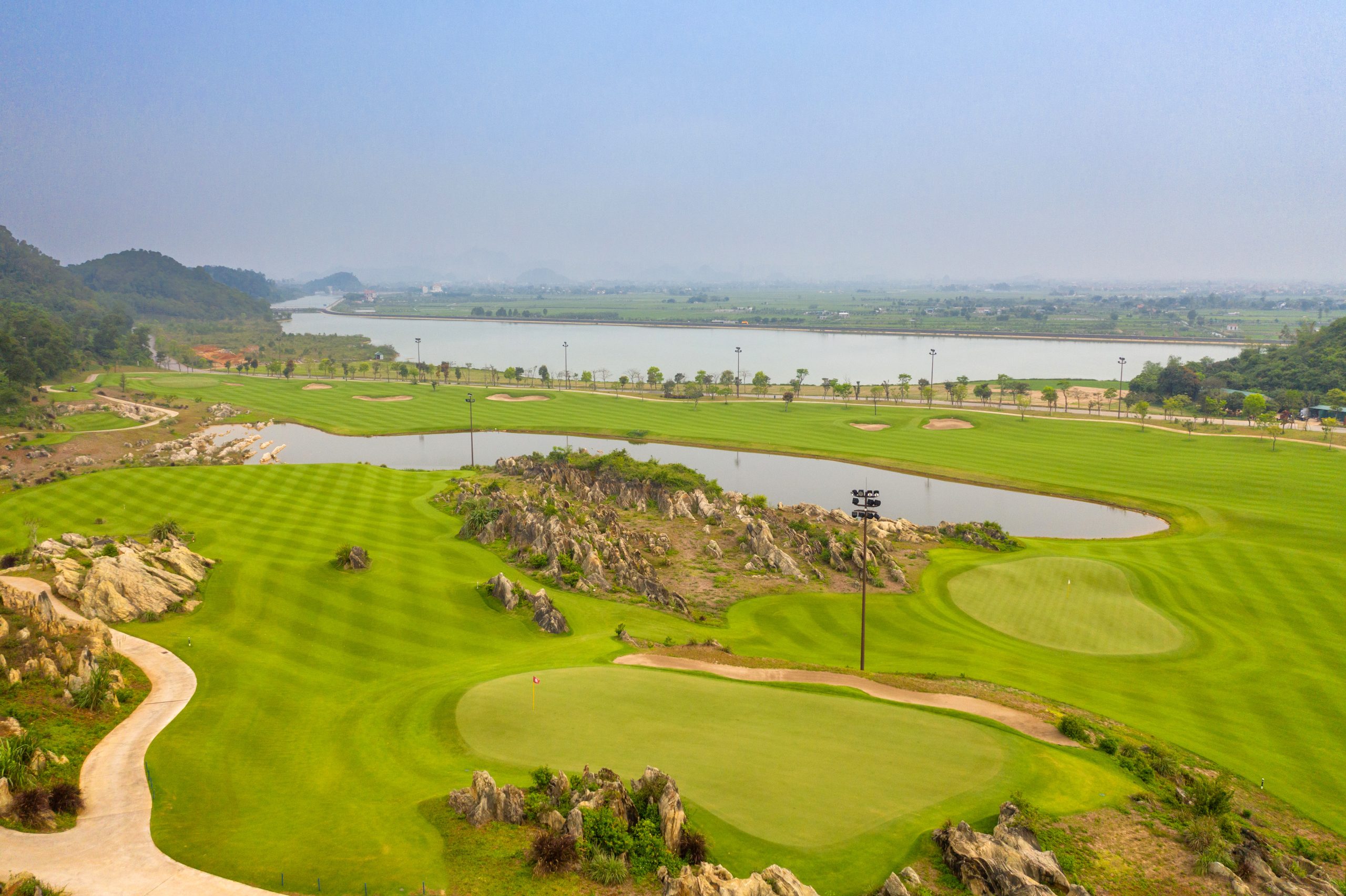 Royal Golf in Ninh Binh 
