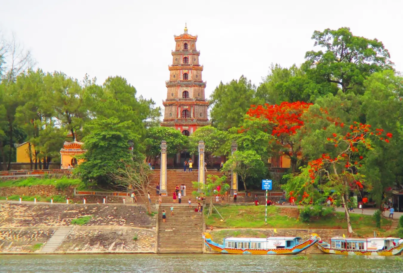 Thien-Mu-Pagoda-in-Vietnam